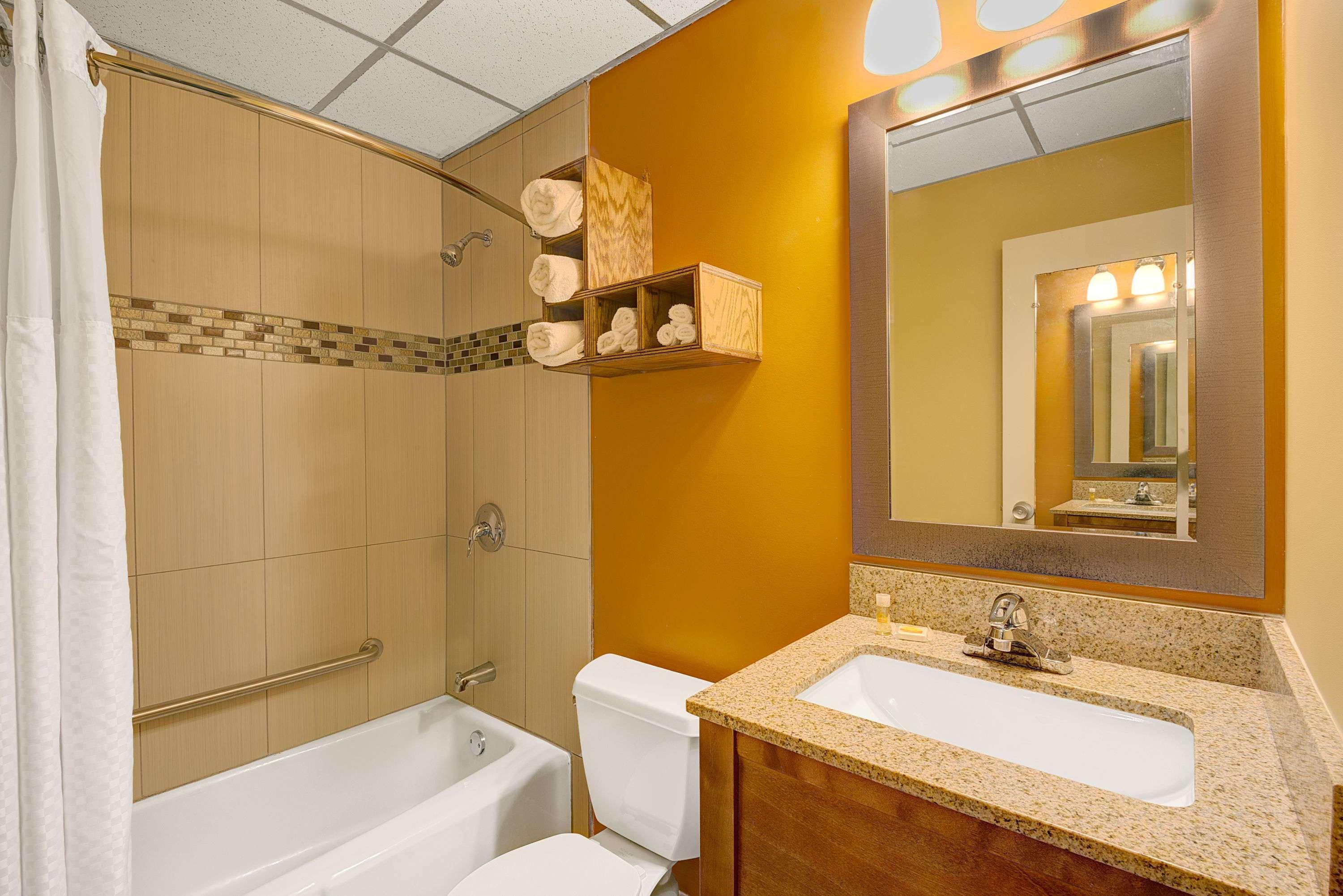 Days Inn By Wyndham Southington Ngoại thất bức ảnh