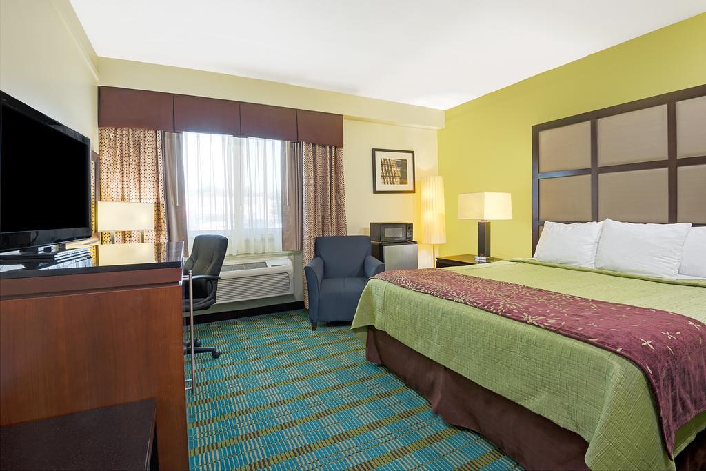 Days Inn By Wyndham Southington Ngoại thất bức ảnh