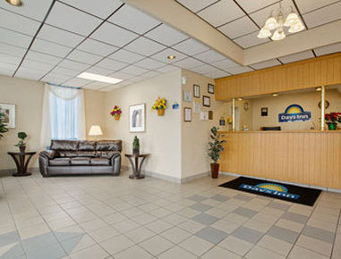 Days Inn By Wyndham Southington Ngoại thất bức ảnh