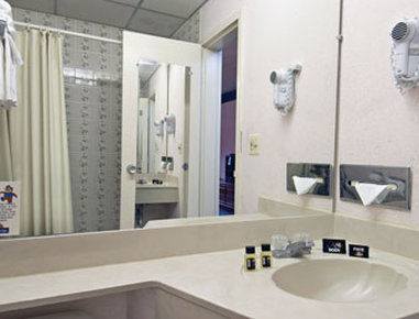 Days Inn By Wyndham Southington Ngoại thất bức ảnh